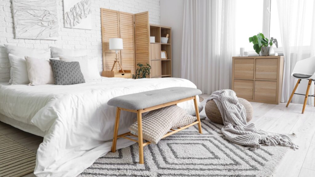 Een bed tegen een muur van de badkamer of keuken kan ernstige problemen veroorzaken, volgens deze specialist