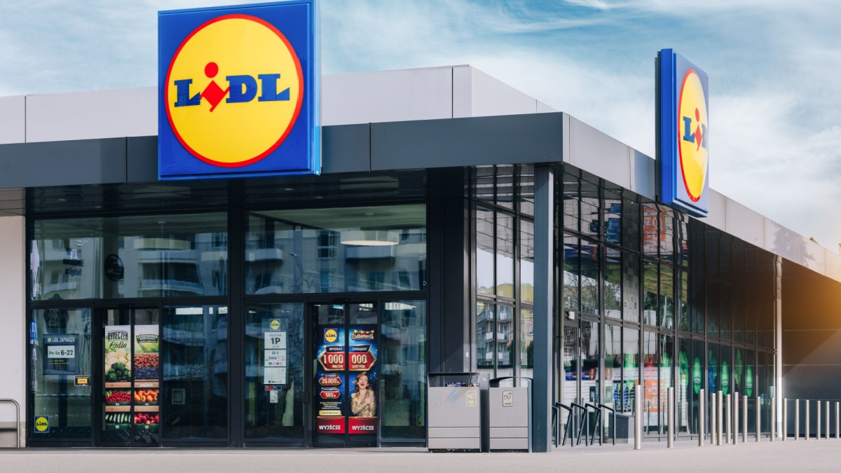 Lidl lance een nieuwe zomerse decoratielijn in citroen- en azuurblauwe tinten vanaf 4 €