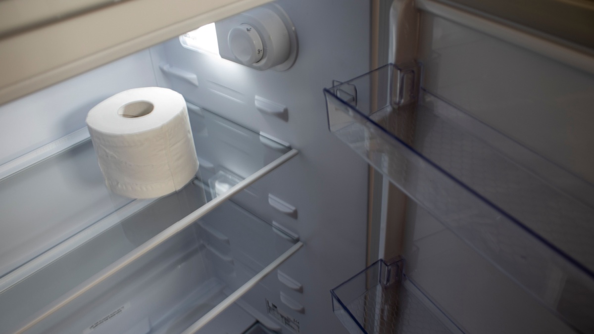 Verlaag het energieverbruik van uw koelkast met deze simpele rol toiletpapier