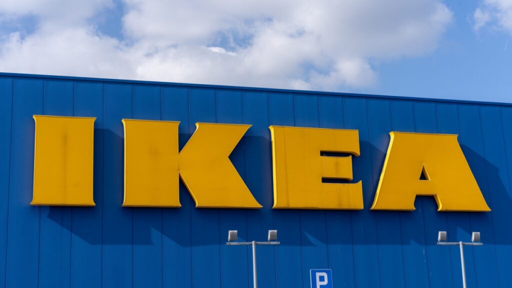 Vaarwel muggenhorren dankzij het IKEA gordijn dat een sensatie is tegen muggen